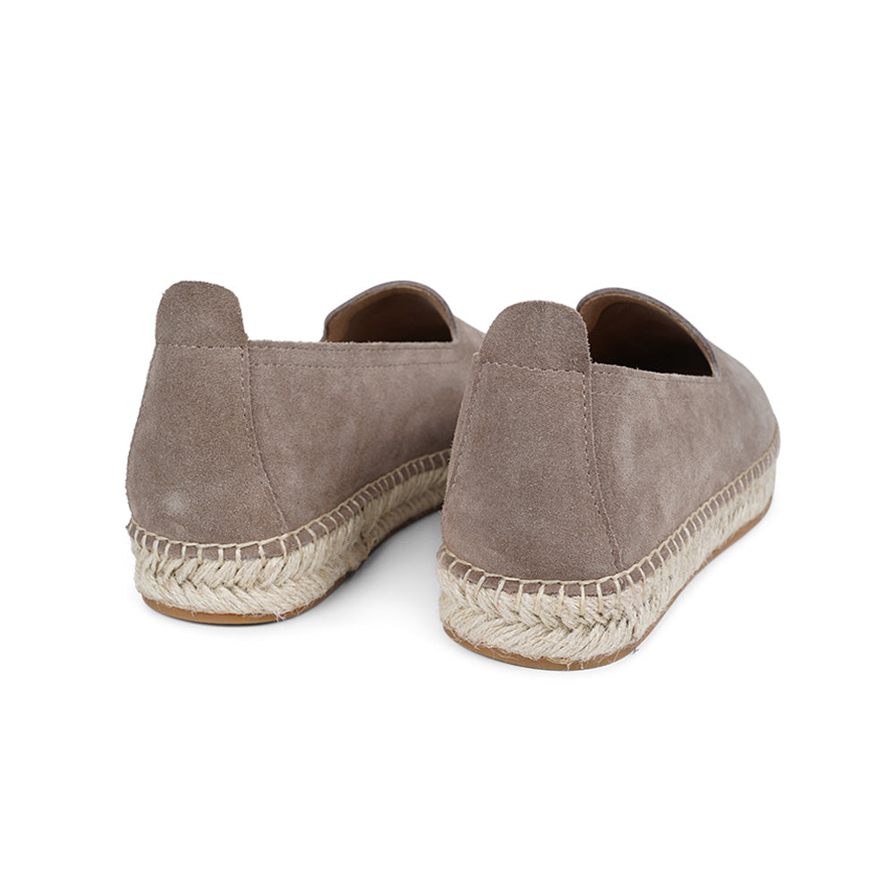 Our all time favorit espadrilles These beautiful espadrilles are handmade of soft suede for the best comfort. The high rubber sole is covered with jute which means that the sole will not swallow if it gets wet. Furthermore we have added a soft EVA inner sole which is covered with leather and can be removed. This is one of the best espadrilles in the market.