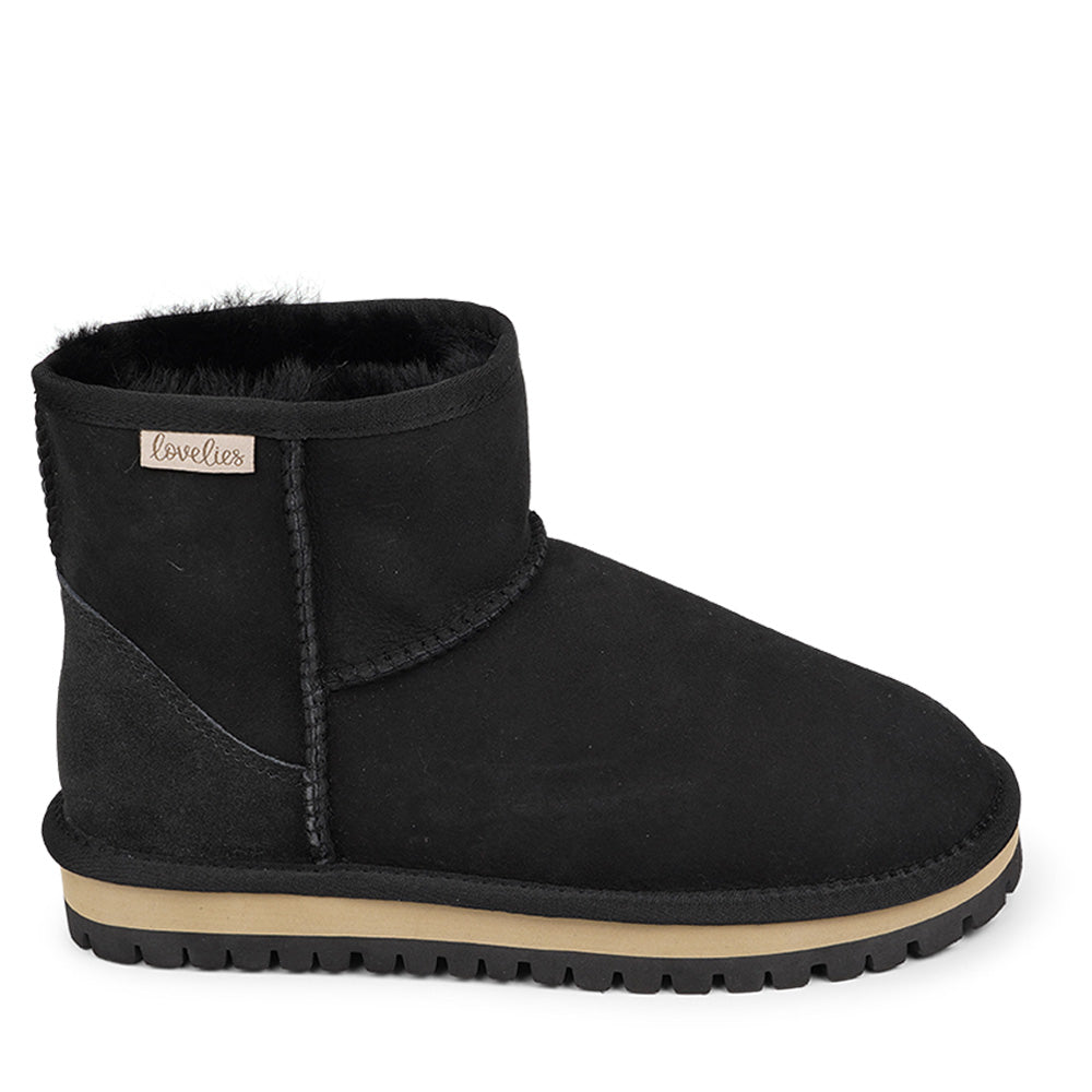 Lovelies Studio - Mid-high Shearling boots  Lovelies shearling boots bring softness and warmth to your feet this autumn. With soft and durable rubber soles plus a gorgeous design you're perfectly suited for the wintertime.  Danish Design