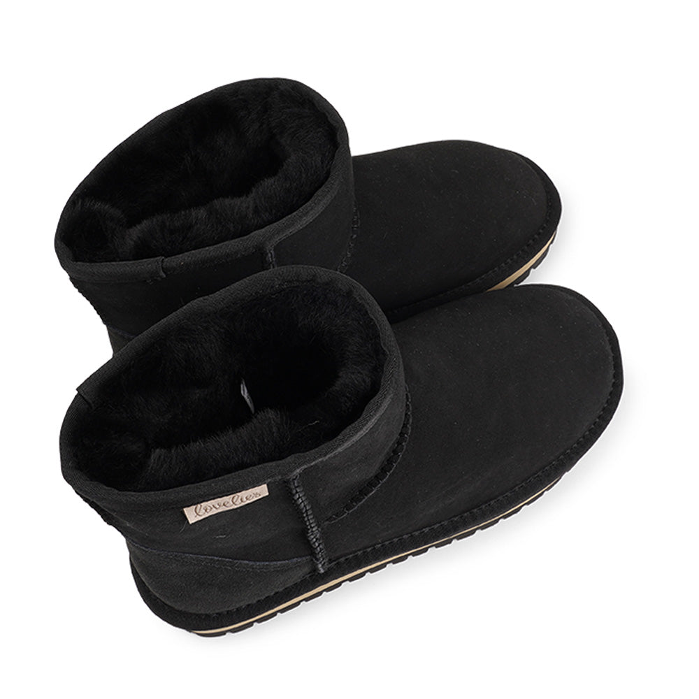 Lovelies Studio - Mid-high Shearling boots  Lovelies shearling boots bring softness and warmth to your feet this autumn. With soft and durable rubber soles plus a gorgeous design you're perfectly suited for the wintertime.  Danish Design