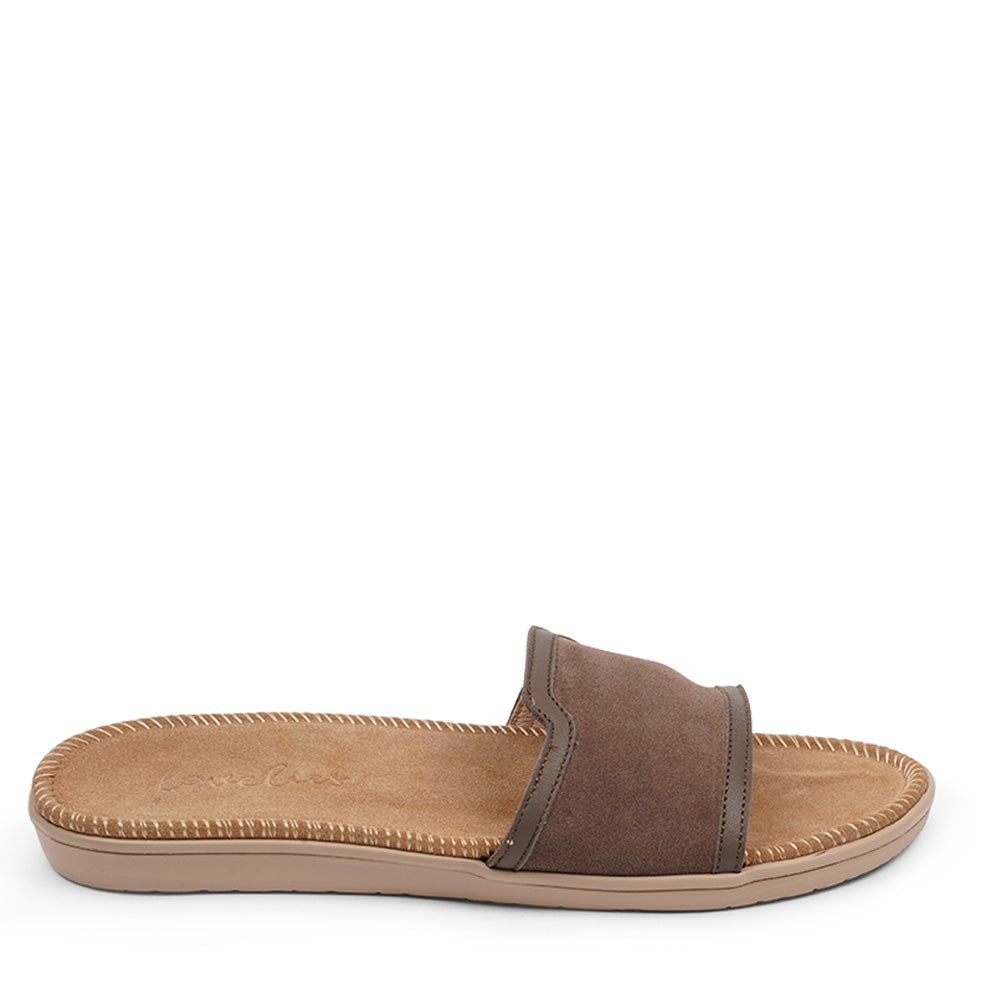 Lovelies Studio - Bellevue cross suede sandal with the most comfortable rubber sole which is covered in exclusive suede. The sandal has a wonderful feminine look and will match your summer dresses and light blue jeans perfectly. Enjoy your lovelies !