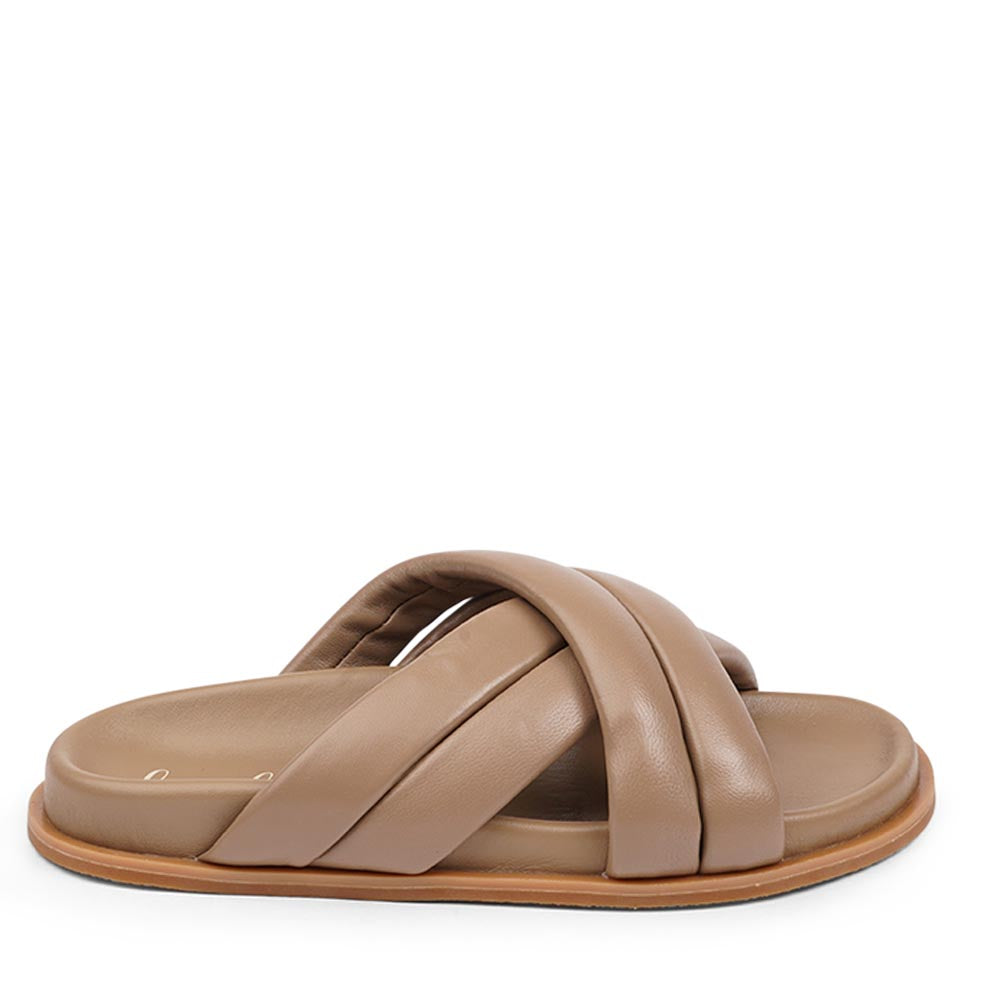 Lovelies Studio - Denmark - These soft nappa leather sandals come with 4 puffy leather straps for the best fit With its delicate and soft fabrics, you feel at ease and elegant at the same time. The easy to-go sandals will fit to your feminine dress or your summer jeans. Outsole / Insole : Rubber Footbed: Nappa leather Lining: Nappa leather Upper: Nappa leather