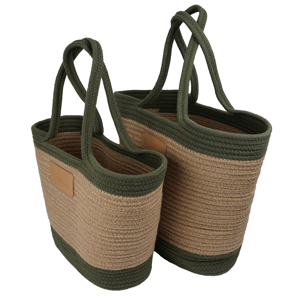 For those cheerful springdays and warm sunny summerdays all you need is a gorgeous beach bag. Lovelies has made an elegant one in cotton and recycled polyester and it comes in 8 beautiful colours. Whether you’re off to a picnic, shopping or a lazy day at the beach, a Lovelies beach bag will be your all-time favourite companion.