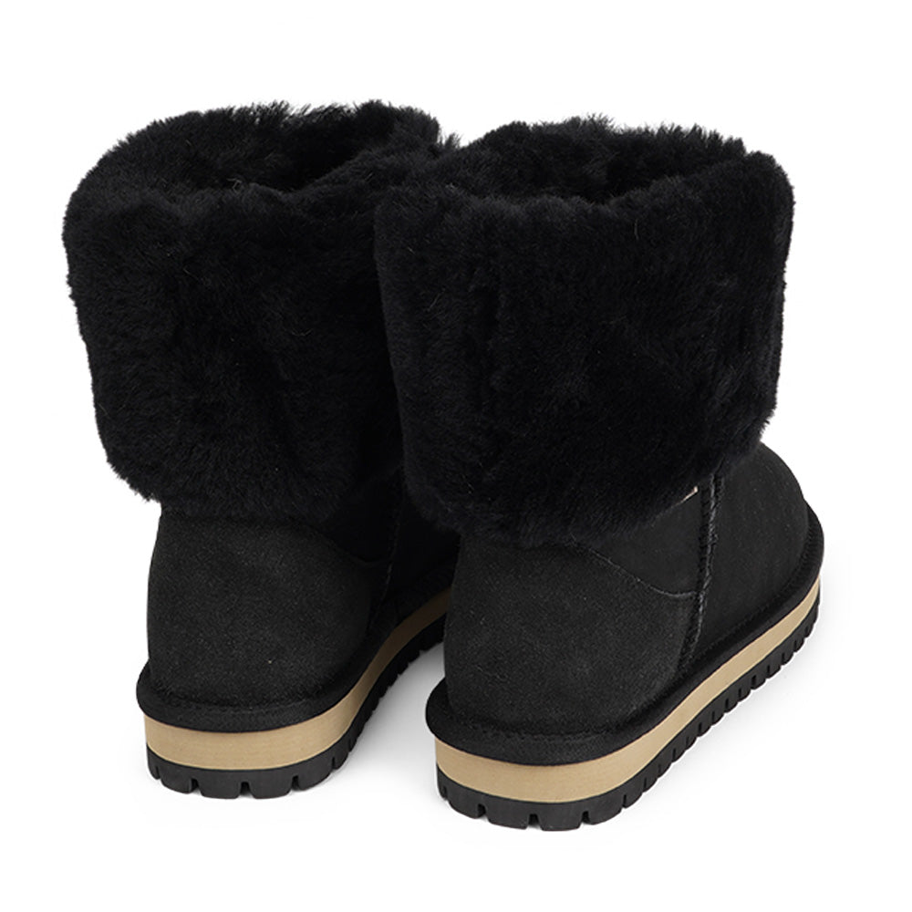 Lovelies Studio - Mid-high Shearling boots  Lovelies shearling boots bring softness and warmth to your feet this autumn. With soft and durable rubber soles plus a gorgeous design you're perfectly suited for the wintertime.  Danish Design