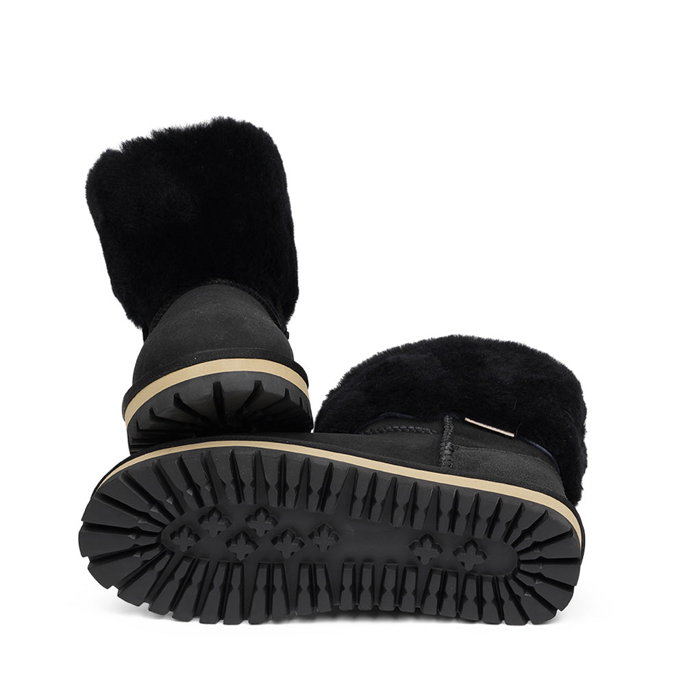 Lovelies Studio - Mid-high Shearling boots  Lovelies shearling boots bring softness and warmth to your feet this autumn. With soft and durable rubber soles plus a gorgeous design you're perfectly suited for the wintertime.  Danish Design