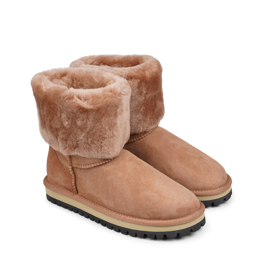 Lovelies Studio - Mid-high Shearling boots  Lovelies shearling boots bring softness and warmth to your feet this autumn. With soft and durable rubber soles plus a gorgeous design you're perfectly suited for the wintertime.  Danish Design