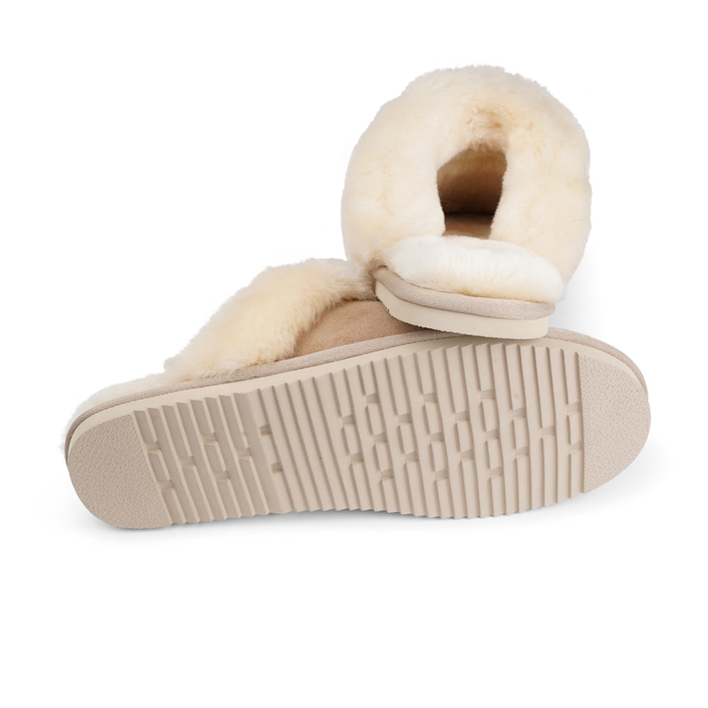 Lovelies Studio - Homeshoes - Hjemmesko -  Soft and cosy shearling slippers  Lovelies shearling slippers are the essence of comfortability. When you’re in the need of surrounding your feet in soft and warm slippers, Lovelies shearling slippers are the answer. With soft and durable soles, warm shearling and a gorgeous design, you’ll never want to wear any other home-shoe to make you feel at ease.