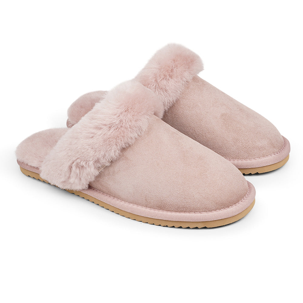 Lovelies Studio - Homeshoes - Hjemmesko -  Soft and cosy shearling slippers  Lovelies shearling slippers are the essence of comfortability. When you’re in the need of surrounding your feet in soft and warm slippers, Lovelies shearling slippers are the answer. With soft and durable soles, warm shearling and a gorgeous design, you’ll never want to wear any other home-shoe to make you feel at ease.