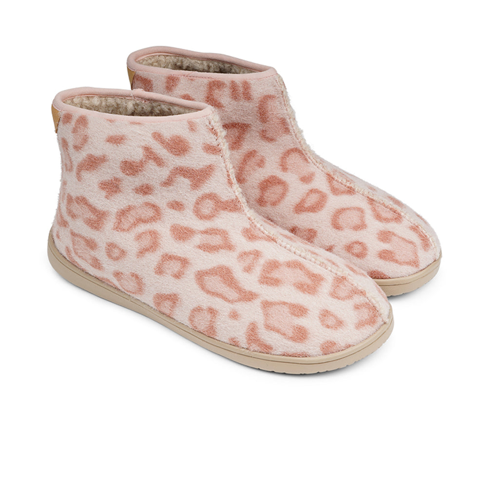 Soft and cosy lounge slippers Lovelies lounge slippers are the essence of comfortability. When you’re in the need of surrounding your feet in soft and warm slippers, Lovelies lounge slippers are the answer. With soft and durable soles, fine wool and a gorgeous design, you’ll never want to wear any other home-shoe to make you feel at ease. Lovelies lounge slippers