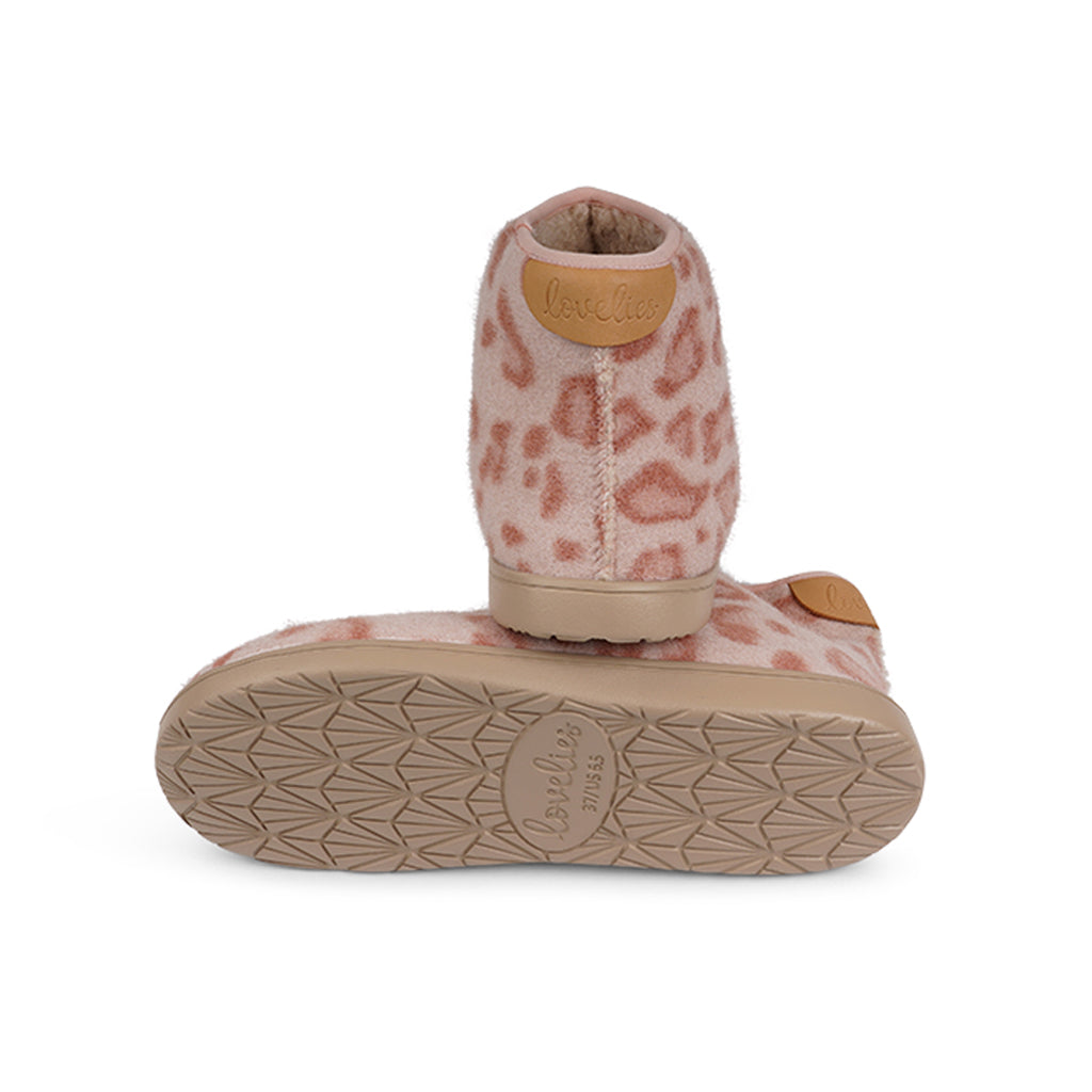 Soft and cosy lounge slippers Lovelies lounge slippers are the essence of comfortability. When you’re in the need of surrounding your feet in soft and warm slippers, Lovelies lounge slippers are the answer. With soft and durable soles, fine wool and a gorgeous design, you’ll never want to wear any other home-shoe to make you feel at ease. Lovelies lounge slippers