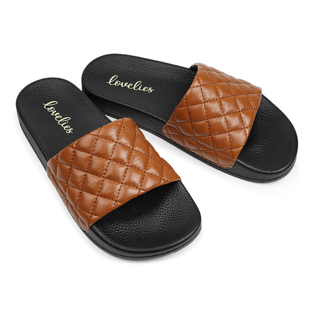 Once you’ve tried Lovelies’ summer slides you’ll never want to wear any other footwear. With its delicate and soft fabrics, you feel at ease and elegant at the same time. The easy to-go slides are a perfect fit to your everyday look or your feminine evening dresses.