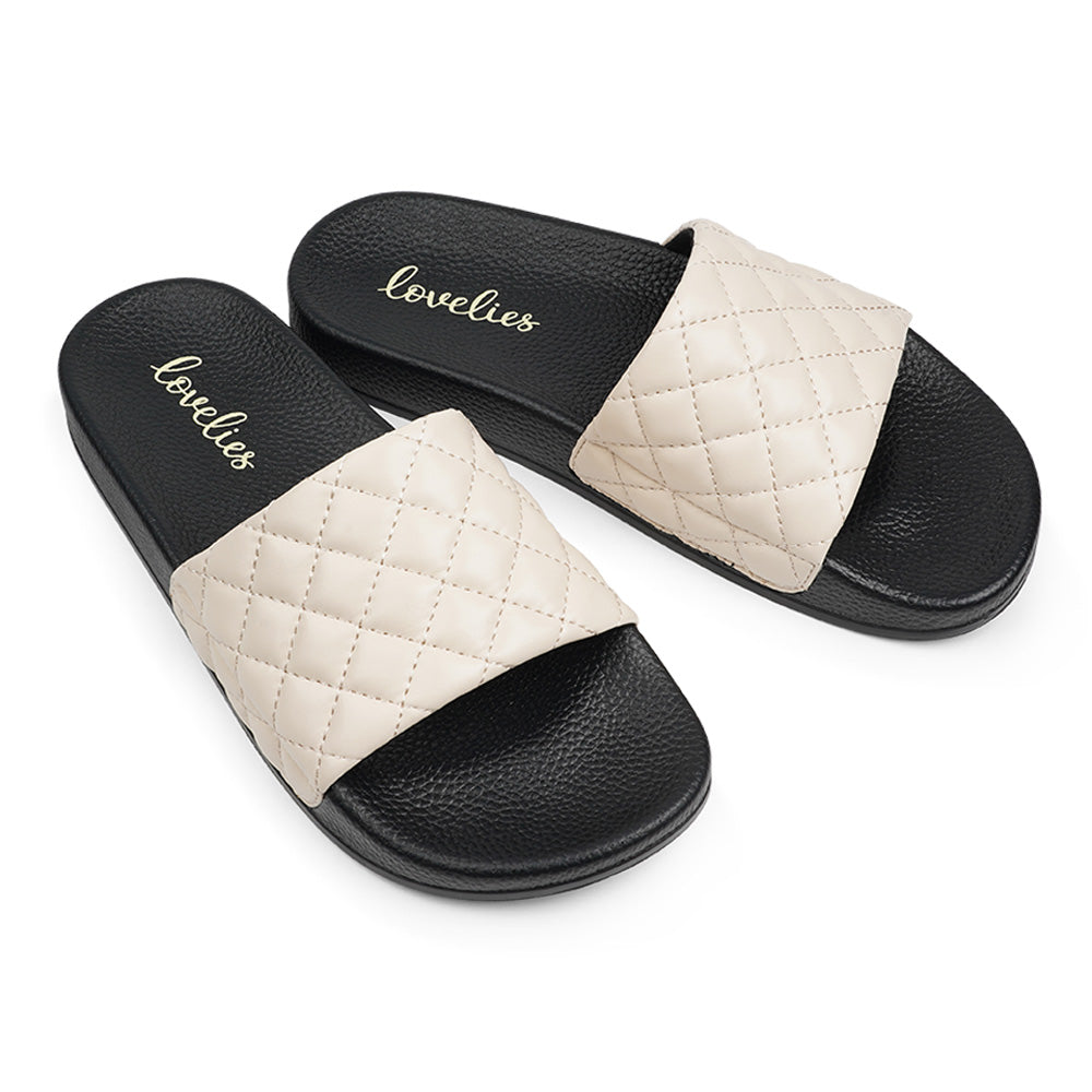 La Boca Slides from Danish Lovelies Studio. Once you’ve tried Lovelies’ summer slides you’ll never want to wear any other footwear. With its delicate and soft fabrics, you feel at ease and elegant at the same time. The easy to-go slides are a perfect fit to your everyday look or your feminine evening dresses.