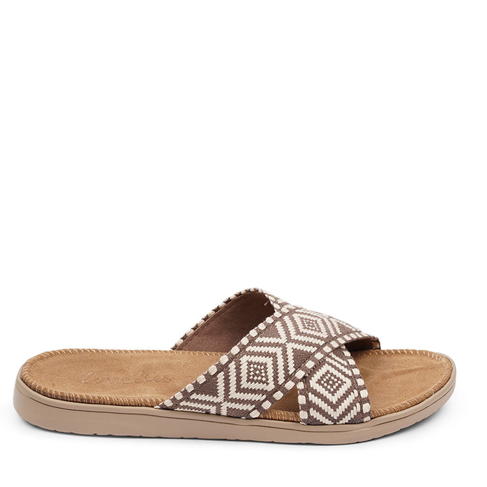 Lovelies Studio - Bellevue cross suede sandal with the most comfortable rubber sole which is covered in exclusive suede. The sandal has a wonderful feminine look and will match your summer dresses and light blue jeans perfectly. Enjoy your lovelies !