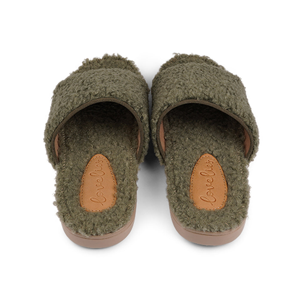 LL7133 Lovelies Santi lounge slippers fur forst green Soft and cosy lounge slippers  Lovelies lounge slippers are the essence of comfortability. When you’re in the need of surrounding your feet in soft and warm slippers, Lovelies lounge slippers are the answer. With soft and durable soles, fine wool and a gorgeous design, you’ll never want to wear any other home-shoe to make you feel at ease.