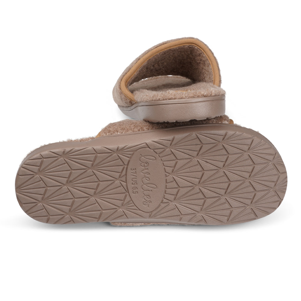 Lovelies studio - Soft and cosy lounge slippers Lovelies lounge slippers are the essence of comfortability. When you’re in the need of surrounding your feet in soft and warm slippers, Lovelies lounge slippers are the answer. With soft and durable soles, fine wool and a gorgeous design, you’ll never want to wear any other home-shoe to make you feel at ease.