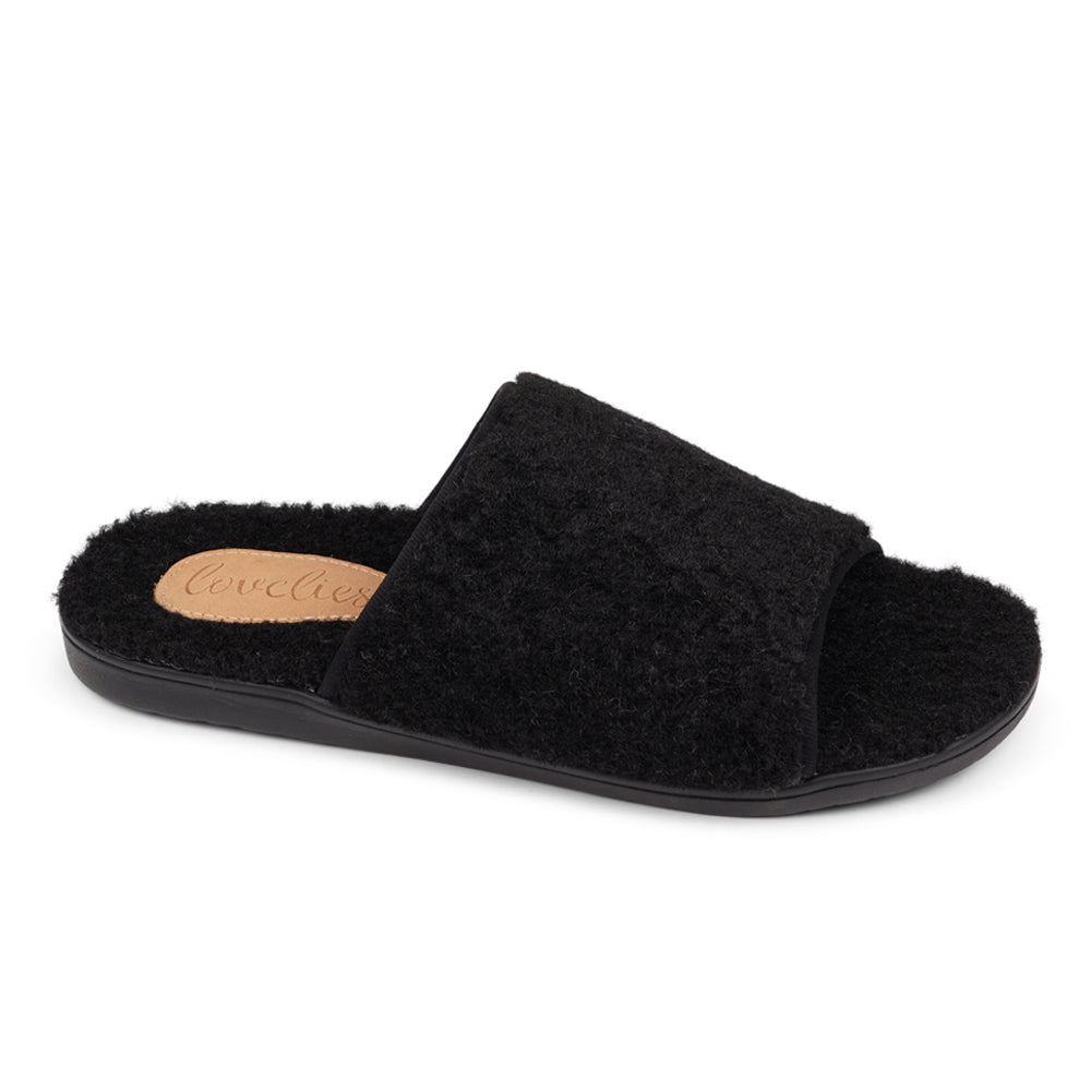 Soft and cosy lounge slippers  Lovelies lounge slippers are the essence of comfortability. When you’re in the need of surrounding your feet in soft and warm slippers, Lovelies lounge slippers are the answer. With soft and durable soles, fine wool and a gorgeous design, you’ll never want to wear any other home-shoe to make you feel at ease.  Enjoy your Lovelies!  See our Size Guide  Material:  Outsole / Insole : Rubber Footbed:  Curly faux fur Lining:  Curly faux fur Upper: Curly faux fur
