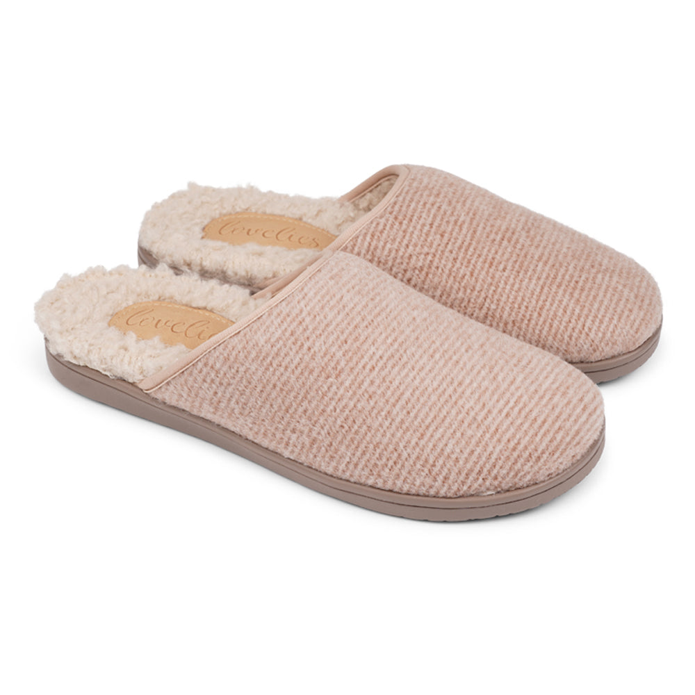 LL7539-36 Soft and cosy lounge slippers  Lovelies lounge slippers are the essence of comfortability. When you’re in the need of surrounding your feet in soft and warm slippers, Lovelies lounge slippers are the answer. With soft and durable soles, fine wool and a gorgeous design, you’ll never want to wear any other home-shoe to make you feel at ease.  Enjoy your Lovelies!  See our Size Guide  Material:  Outsole / Insole : Rubber  Footbed: Curly faux fur Lining: Curly faux fur Upper: 80% Wool – 20% polyester
