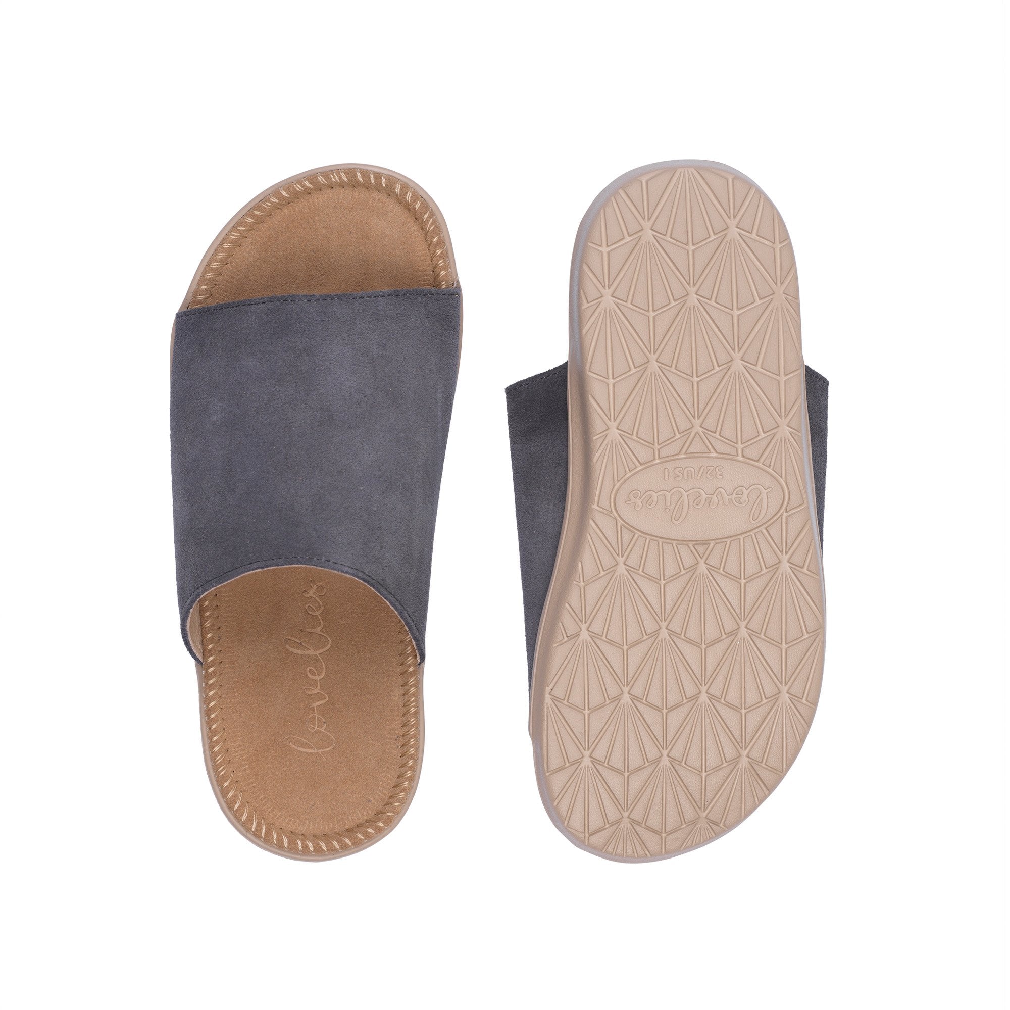 Sandals with straps of soft suede. The comfortable inner sole in covered with suede
