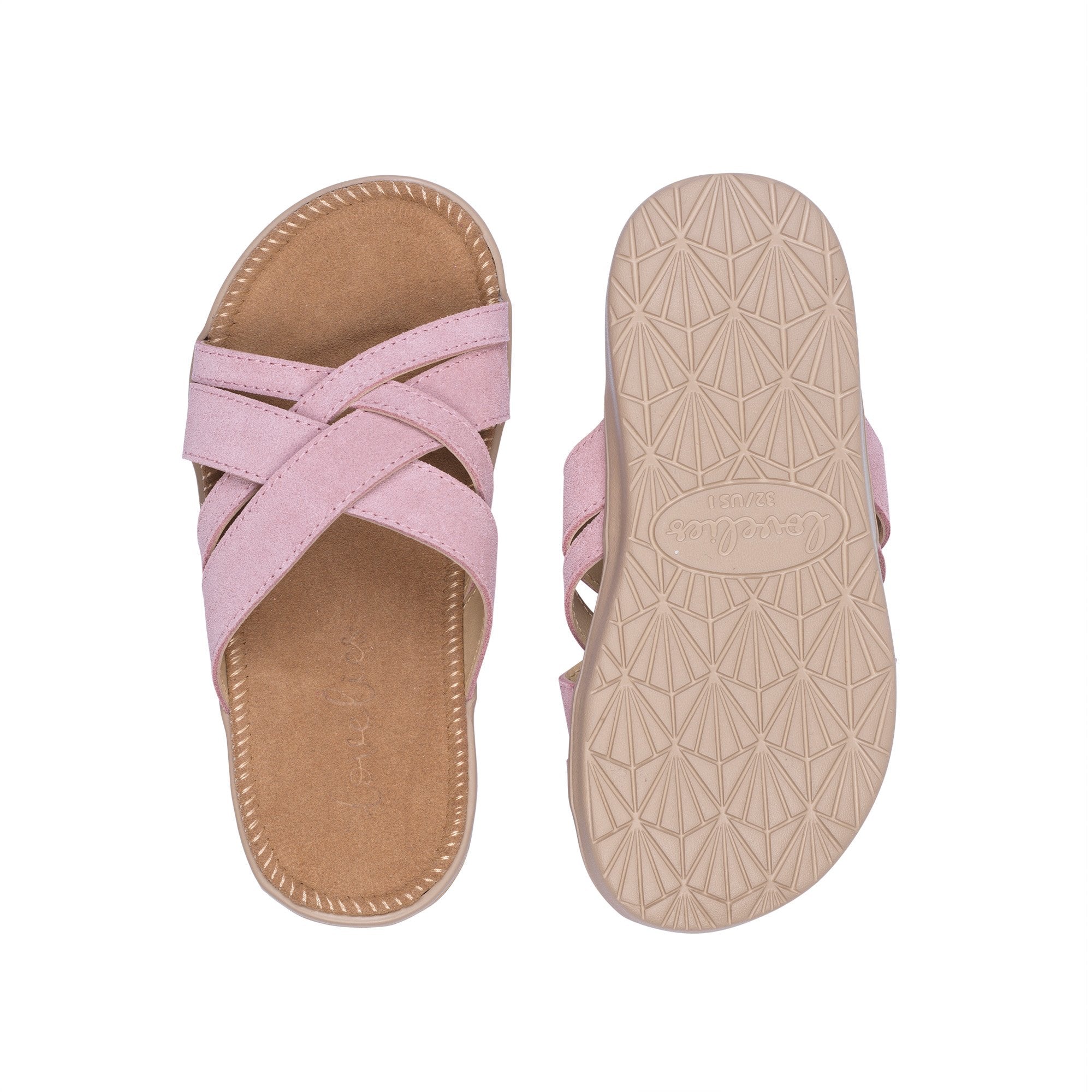 Sandals with straps of soft suede. The comfortable inner sole in covered with suede