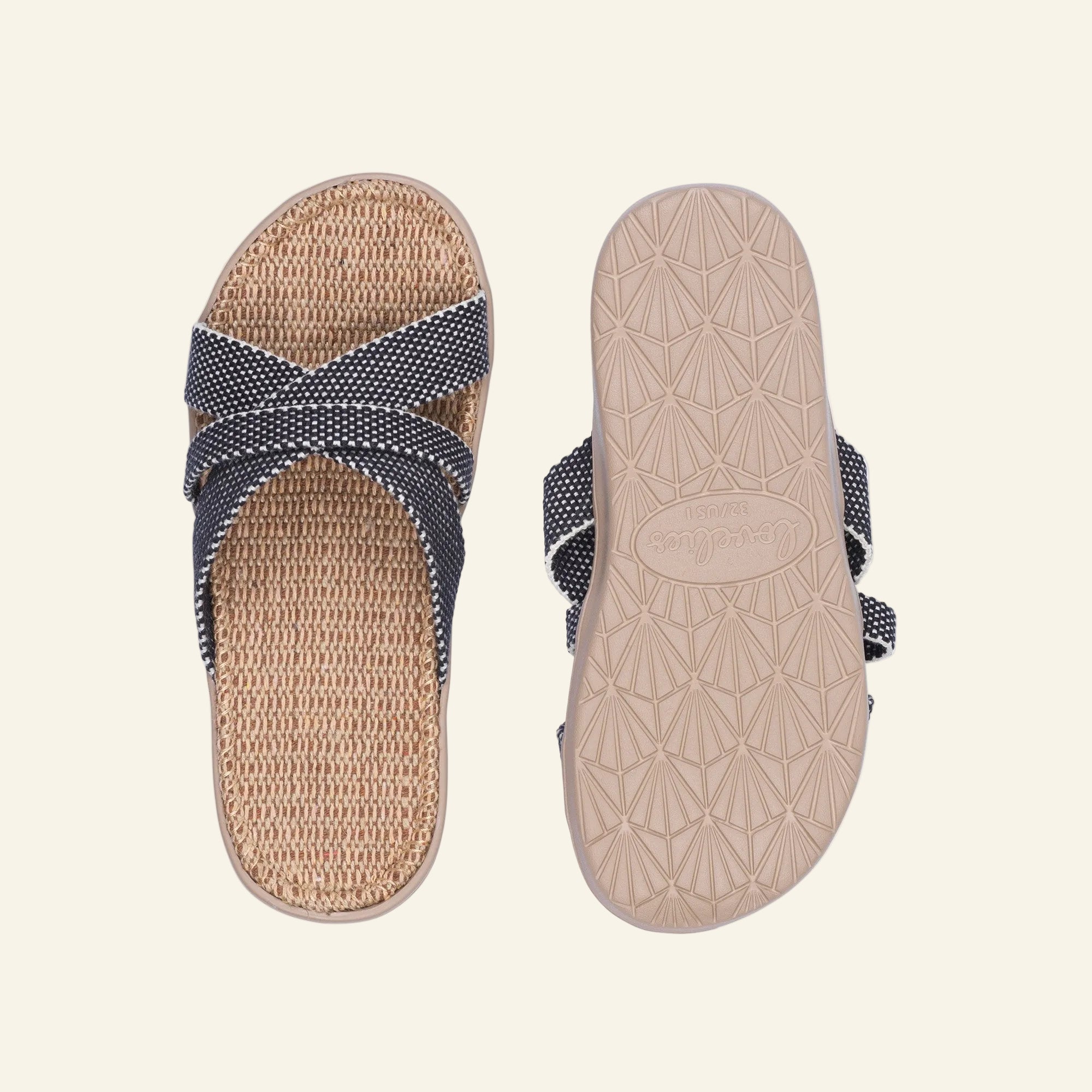 Sandals with straps of soft cotton. The comfortable inner sole in covered with jute