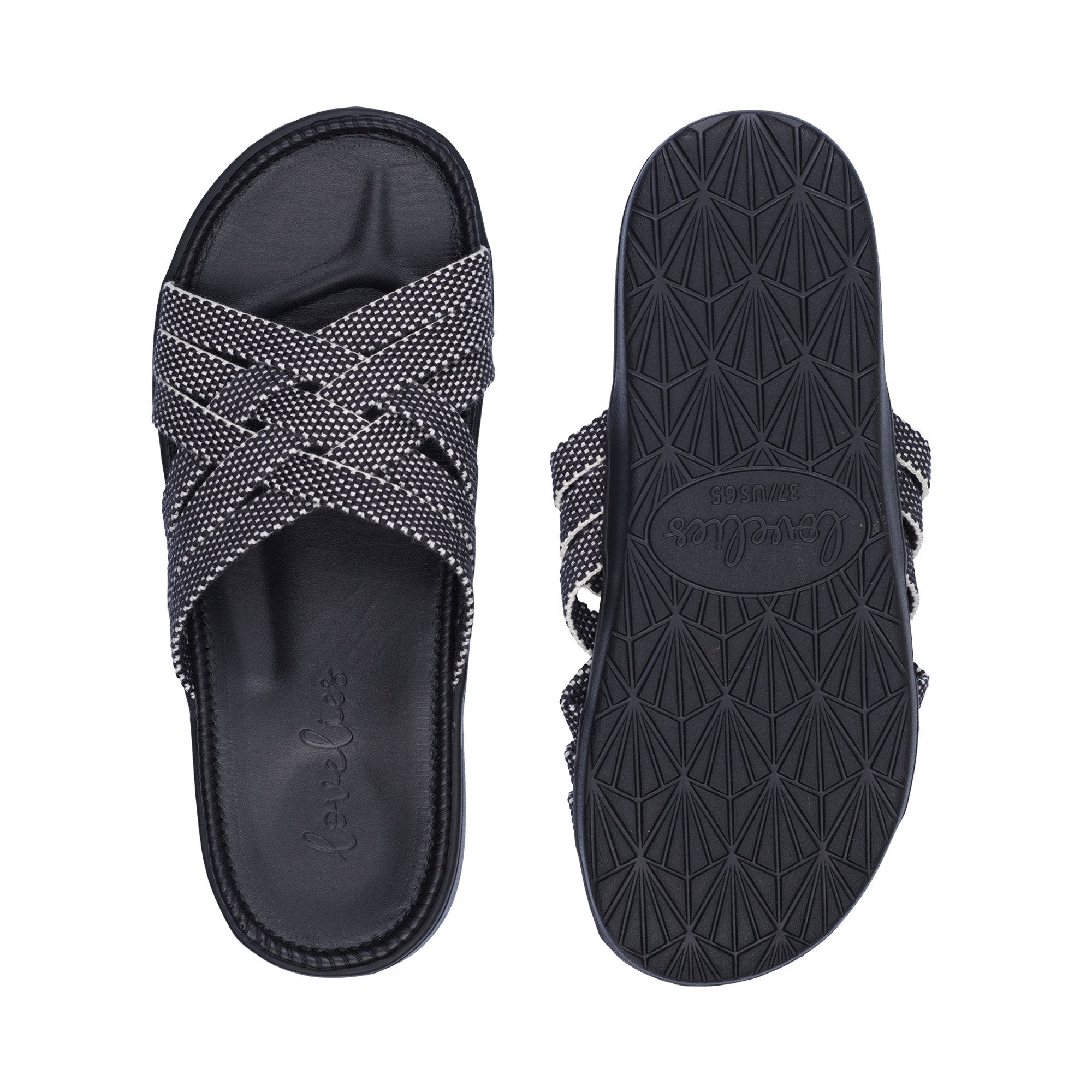 Discover the captivating Matara sandal from Lovelies Studio. This sumptuous sandal is composed of luxuriantly soft and resilient gum rubber, with a natural jute innersole. The closely woven cotton straps infuse a delicate and fanciful aesthetic, providing an effortless sophistication for any ensemble.  With its delicate and soft fabrics, you feel at ease and elegant at the same time. The easy to-go sandals with their striking summer colors are a perfect fit to your feminine summer dresses