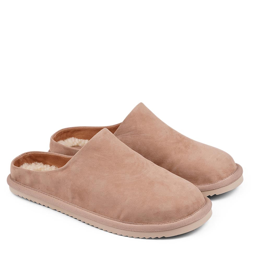 Lovelies calf suede mules will bring softness and warmth to your feet this summer. The combination of soft curly shearling and the durable rubber sole guarantees the utmost comfort to the wearer.  Size and fit:  True to size If you are between sizes, we recommend taking the next size up. Material:  Outsole / Insole : Rubber  Footbed: Shearling Lining:  Leather Upper: Calf suede LWG Environmental GOLD RATED Certification