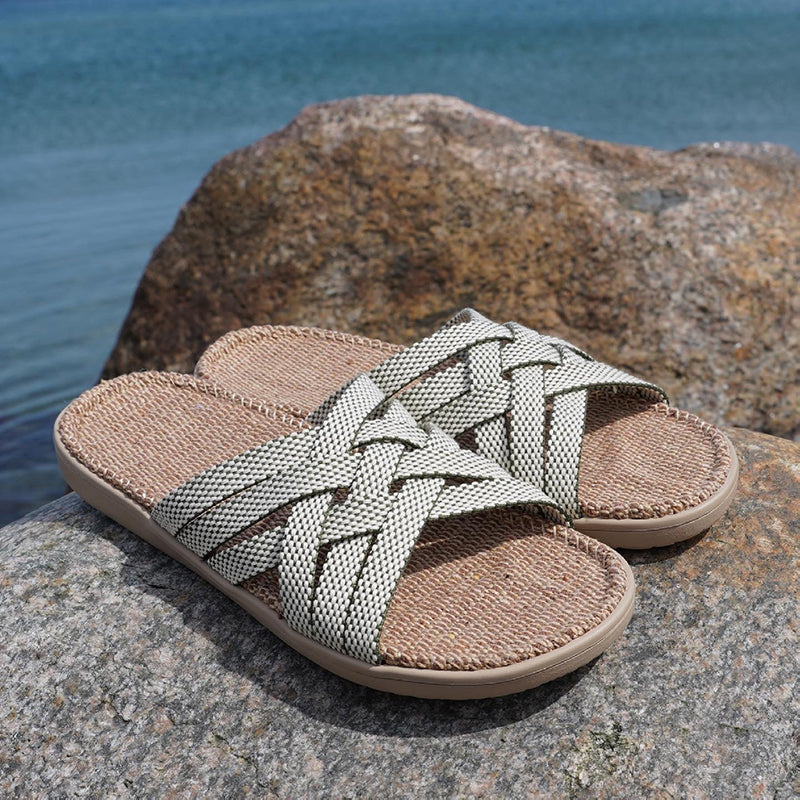 Discover the captivating Matara sandal from Lovelies Studio. This sumptuous sandal is composed of luxuriantly soft and resilient gum rubber, with a natural jute innersole. The closely woven cotton straps infuse a delicate and fanciful aesthetic, providing an effortless sophistication for any ensemble. With its delicate and soft fabrics, you feel at ease and elegant at the same time. The easy to-go sandals with their striking summer colors are a perfect fit to your feminine summer dresses