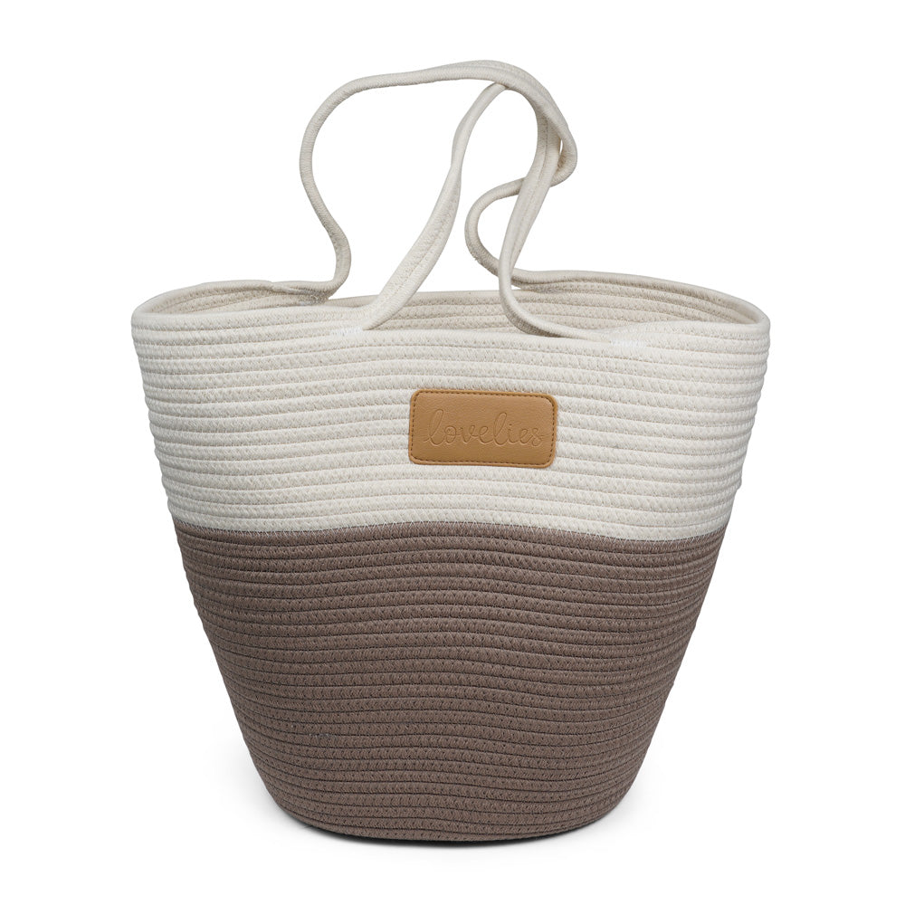 For those cheerful springdays and warm sunny summerdays all you need is a gorgeous beach bag.  Lovelies has made an elegant one in cotton and recycled polyester and it comes in 6 beautiful colours.    Whether you’re off to a picnic, going shopping or having a lazy day at the beach, a Lovelies beach bag will be your true companion.  Enjoy your Lovelies!  Material:  Cotton and recycled polyester Logo in leather Hand made Size: Weight 45 cm / Height 40 cm