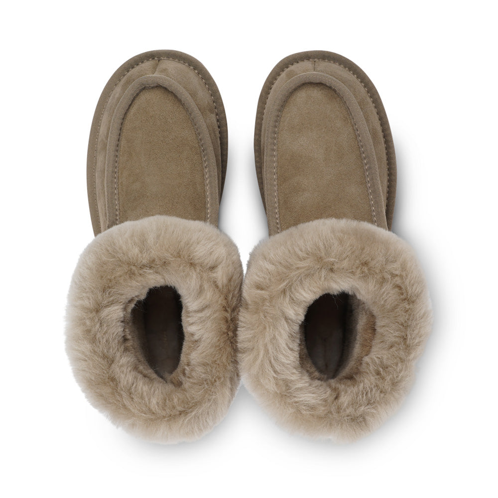 Soft and cosy shearling slippers Lovelies shearling slippers are the essence of comfortability. When you’re in the need of surrounding your feet in soft and warm slippers, Lovelies shearling slippers are the answer. With soft and durable soles, warm shearling and a gorgeous design, you’ll never want to wear any other home-shoe to make you feel at ease.
