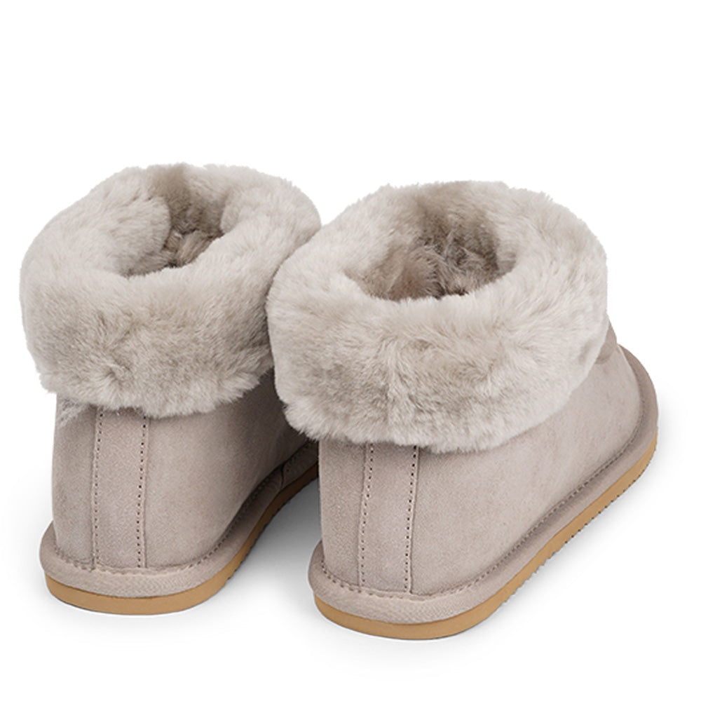 Soft and cosy shearling high slippers  Lovelies shearling high slippers are the essence of comfortability. When you’re in the need of surrounding your feet in soft and warm slippers, Lovelies shearling slippers are the answer. With soft and durable soles, warm shearling and a gorgeous design, you’ll never want to wear any other home-shoe to make you feel at ease.