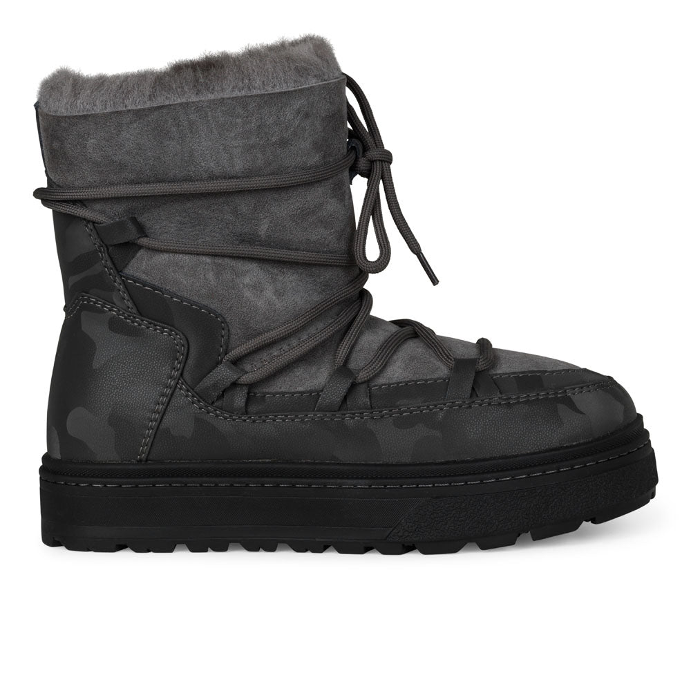 High quality shearling boots  Lovelies shearling boots bring softness and warmth to your feet this autumn. With soft and durable rubber soles plus a gorgeous design you're perfectly suited for the wintertime.   Enjoy your Lovelies!