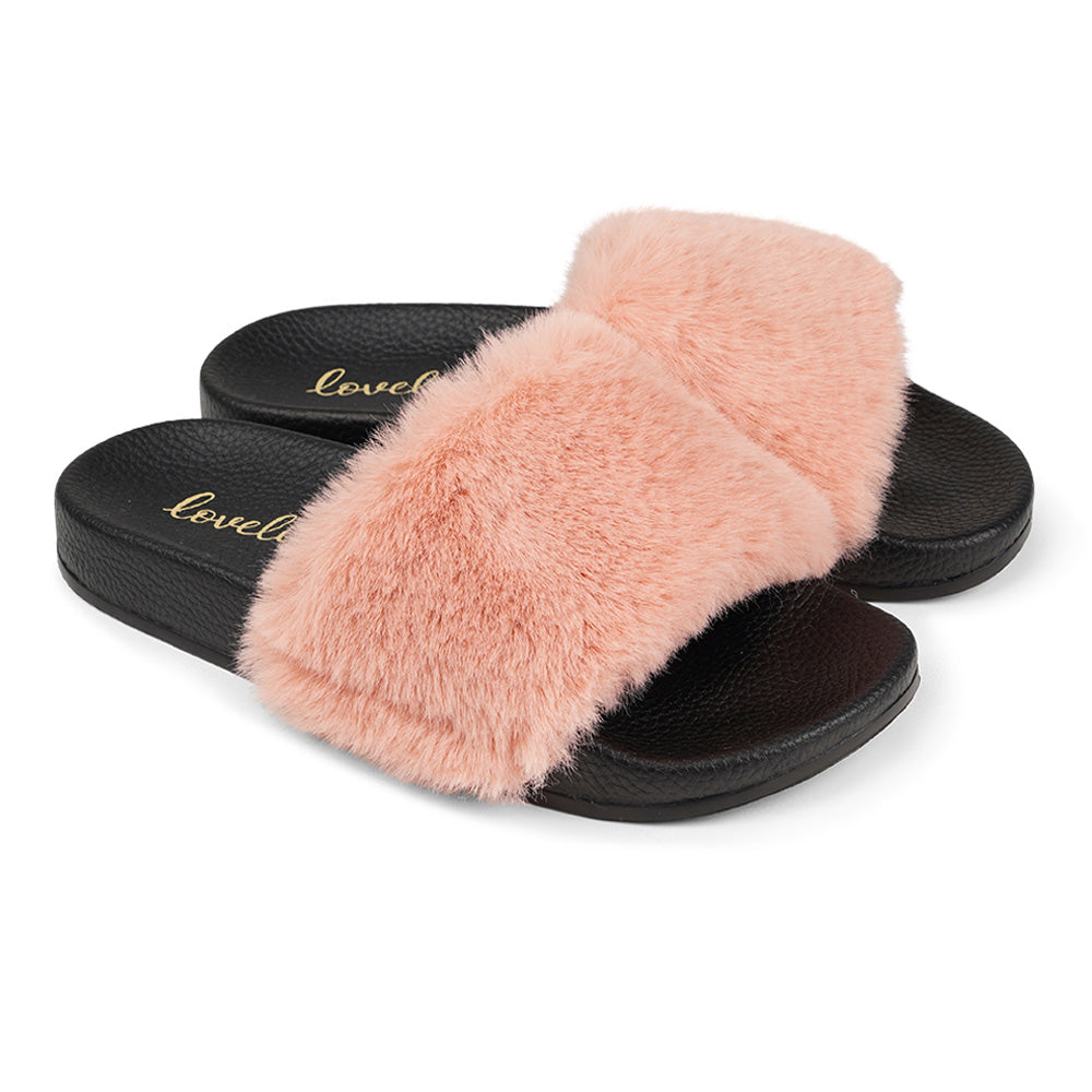 Lovelies Studio Denmark - Exclusive slides with faux fur. Beautiful and feminine faux fur slides. The soft rubber sole is light and very comfortable. We are proud member of 1% for the planet Enjoy your Lovelies Material: Sole : PU Rubber Lining: Cotton Upper: Faux fur Summer slides in black and rose