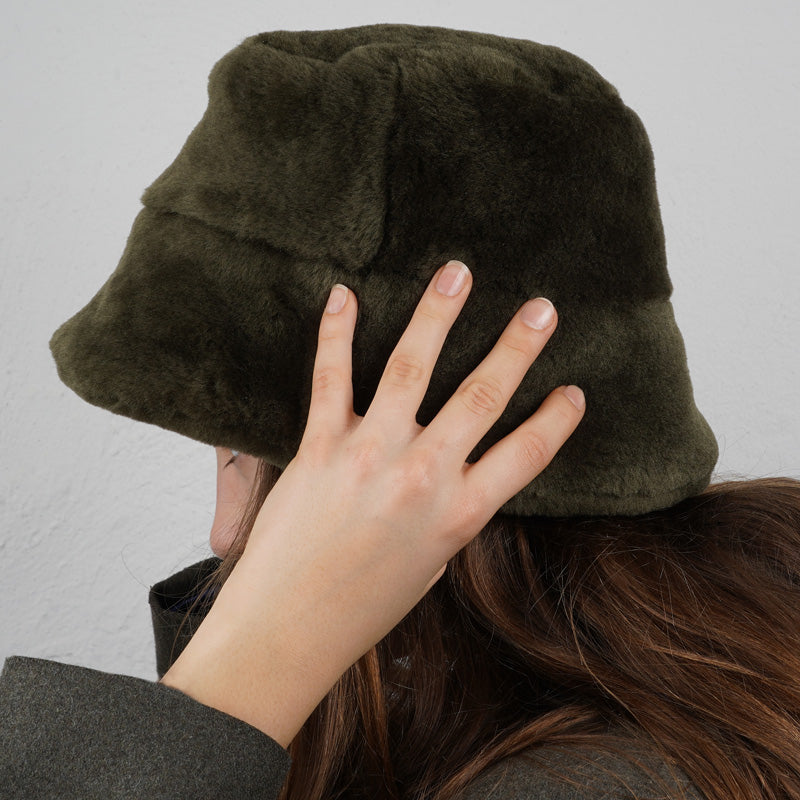 Lovelies Studio - The cool Whitney shearling bucket hat is made of beautiful soft sheep fur both inside and outside. Whitney comes in army and coffee bean.