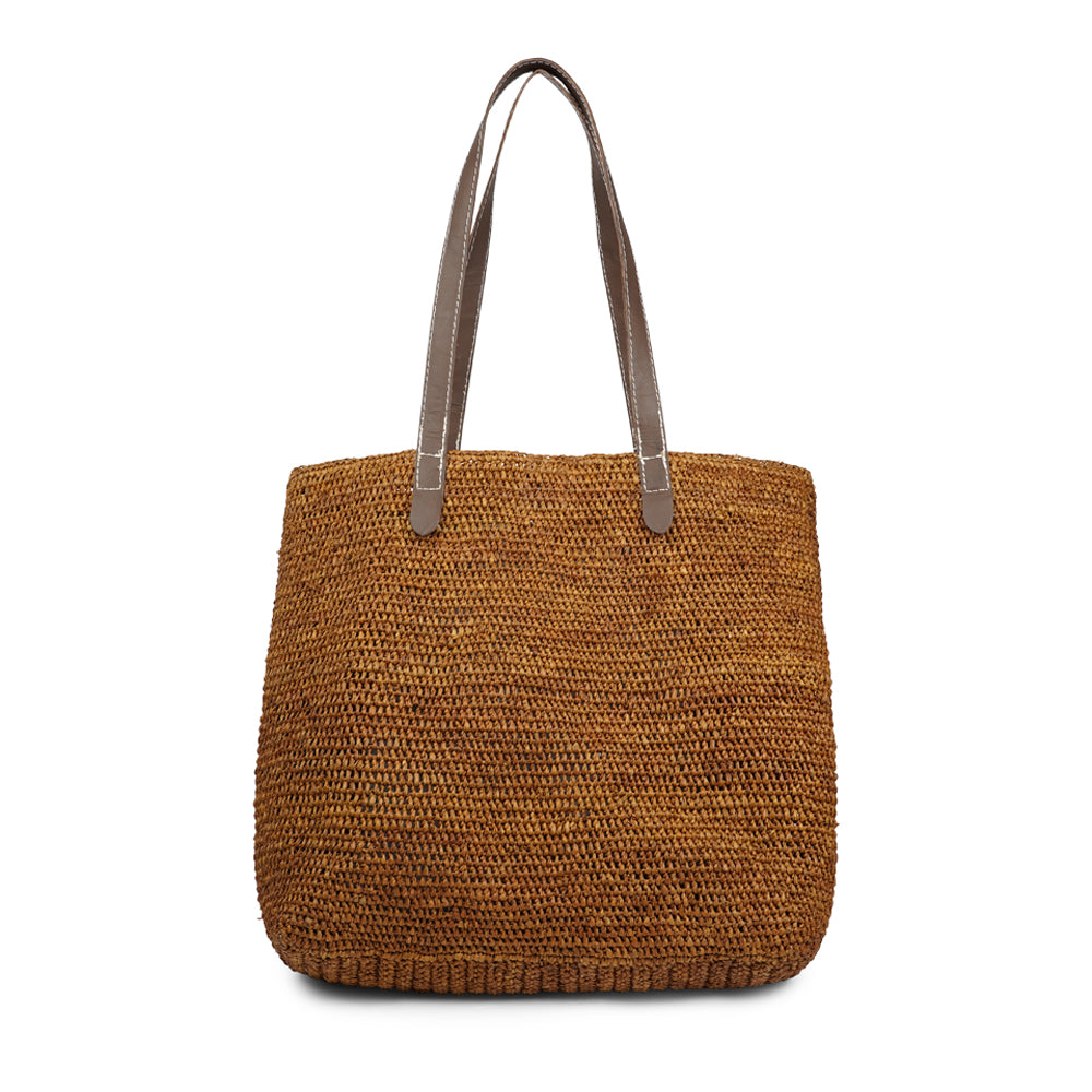 Lovelies Studio - One of the standout features of the Ariosto raffia handbags is their lightweight construction, which makes them comfortable to carry all day long. Additionally, raffia's inherent strength ensures that these handbags are built to withstand daily wear and tear, providing long-lasting durability.