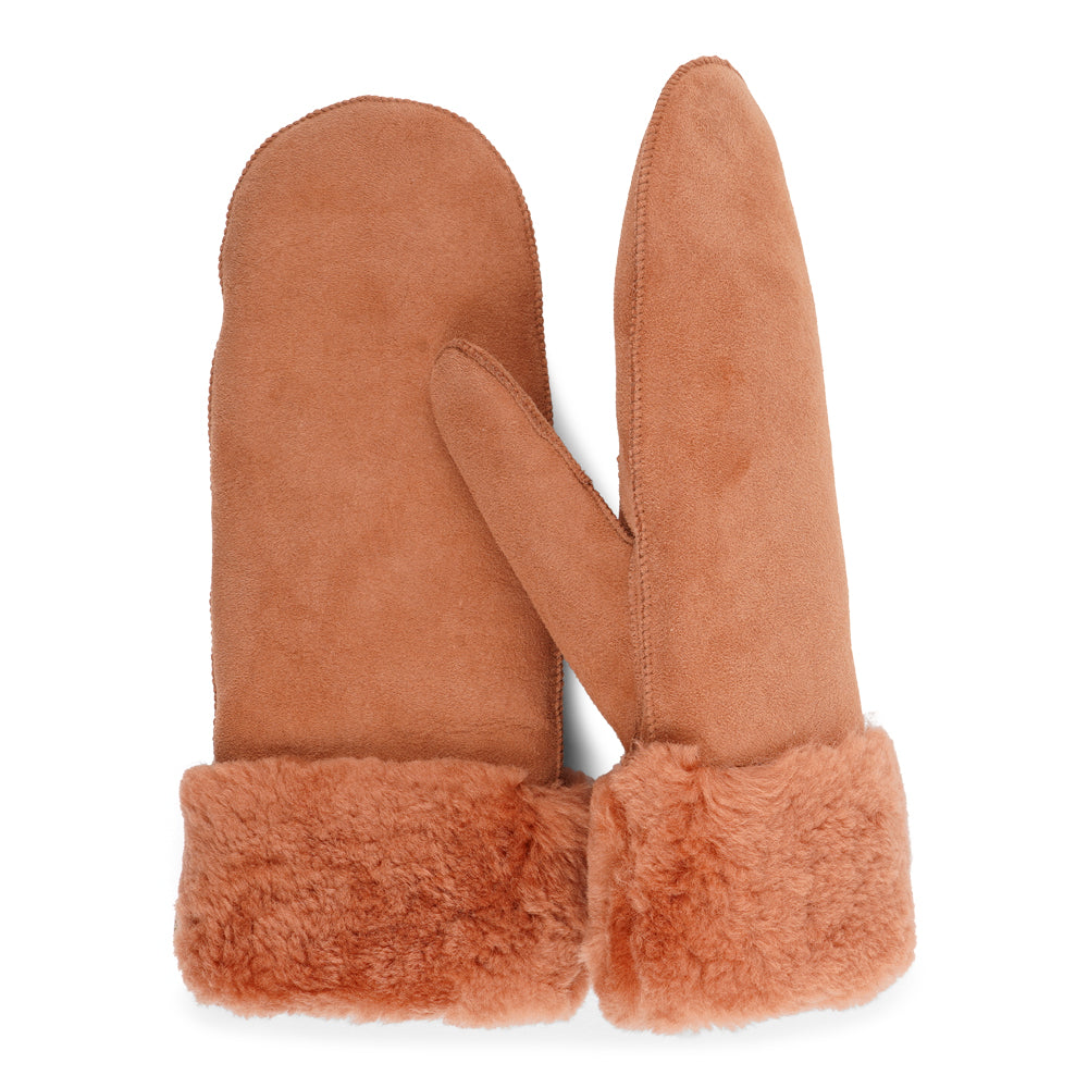 Lovelies Studio - The cozy Belukta mittens are made of 100% Australian double faced shearling.

The palm and upper are soft sheep skin and the beautiful cuff and the lining are made of curly sheep fur. The thumb is made with only one side sawing for the best comfort and style.
