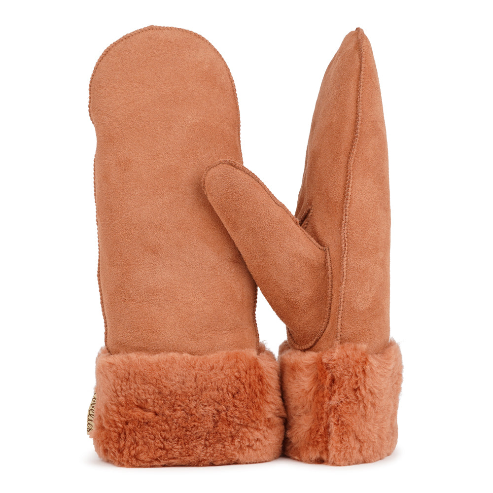 Lovelies Studio - The cozy Belukta mittens are made of 100% Australian double faced shearling.

The palm and upper are soft sheep skin and the beautiful cuff and the lining are made of curly sheep fur. The thumb is made with only one side sawing for the best comfort and style.