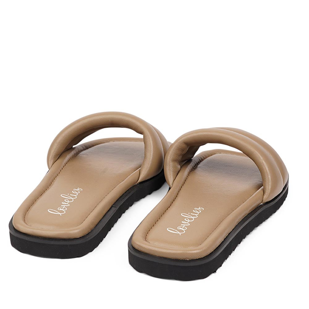 Lovelies Studio - Denmark - These exquisite sandals feature a puffy leather strap that provide a good hold, ensuring that your feet feel supported. The soft midsole, also covered in supple nappa leather, offers an extra layer of cushioning for unparalleled comfort throughout the day.