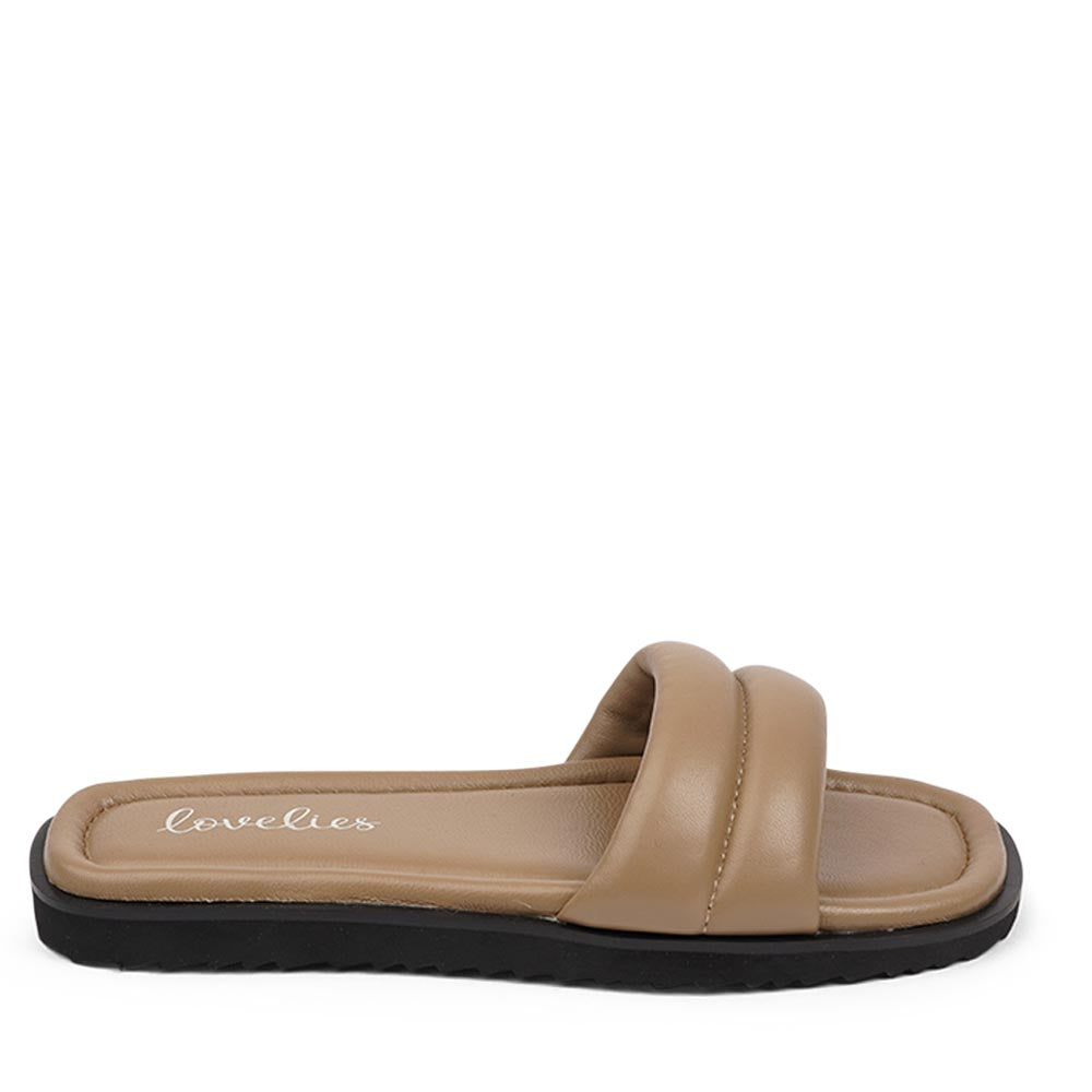 Lovelies Studio - Denmark - These exquisite sandals feature a puffy leather strap that provide a good hold, ensuring that your feet feel supported. The soft midsole, also covered in supple nappa leather, offers an extra layer of cushioning for unparalleled comfort throughout the day.