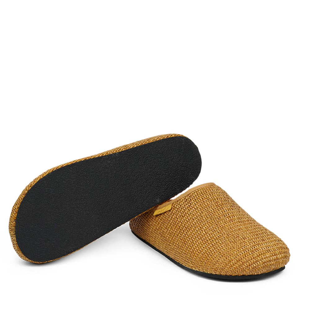 Lovelies Studio - Cubells - Step into luxury as you slide your feet into Cubells, where every step is met with softness and support. Covered inside with soft skin, these mules provide a plush, comfortable feel against your skin, making them ideal for all-day wear during those warm summer days.