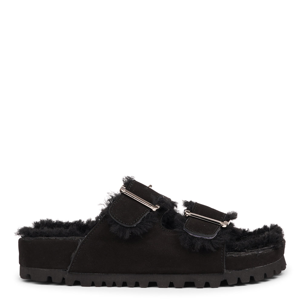Warm shearling sandals - Lovelies shearling sandals will bring softness and warmth to your feet. The combination of soft shearling and the durable rubber sole <meta charset="utf-8"><span data-mce-fragment="1">guarantees the utmost comfort to the wearer.