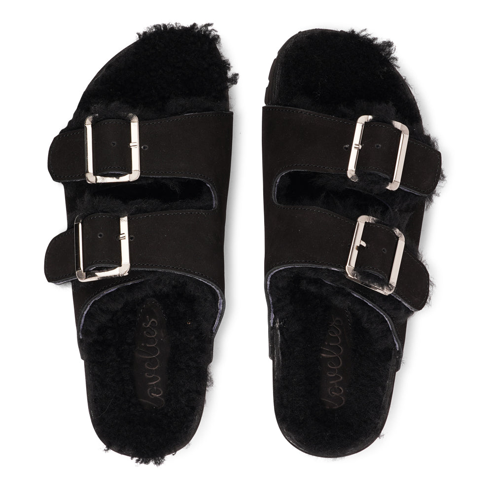 Warm shearling sandals - Lovelies shearling sandals will bring softness and warmth to your feet. The combination of soft shearling and the durable rubber sole <meta charset="utf-8"><span data-mce-fragment="1">guarantees the utmost comfort to the wearer.
