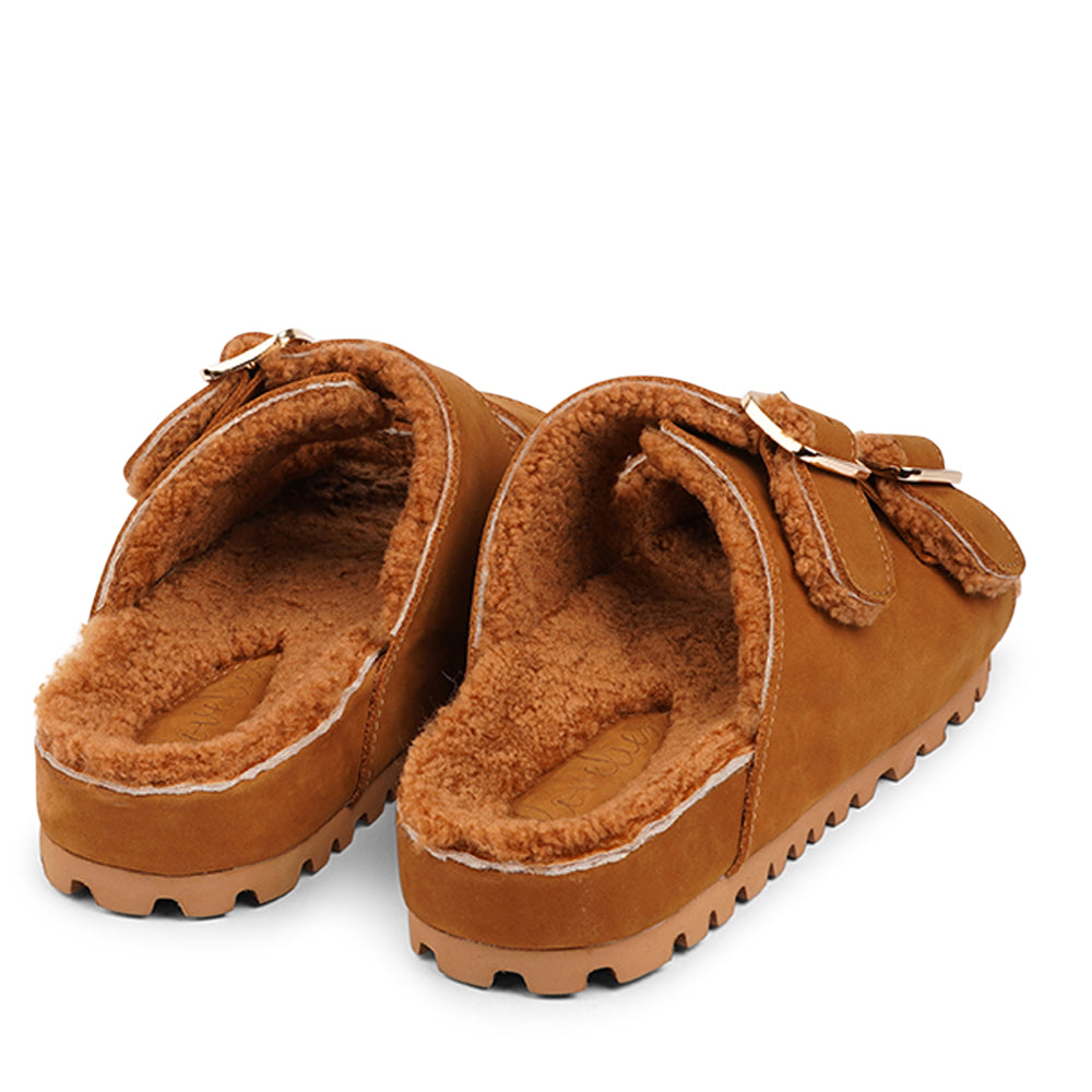 Lovelies Studio - Lovelies shearling sandals will bring softness and warmth to your feet. The combination of soft shearling and the durable rubber sole guarantees the utmost comfort to the wearer.