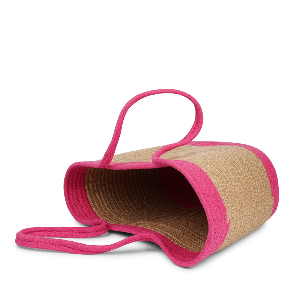 Available in a delightful array of exquisite colors, our Flamencos beach bag allows you to express your unique style and find the perfect complement to your summer look. From bold and vibrant shades to soft and pastel hues, there's a color that will perfectly reflect your personality and make you stand out in the crowd.

Crafted with care and attention to detail, our Lovelies beach bag is your ultimate companion for any occasion. Whether you're going on a picnic, embarking on a shopping spree, or simply enj