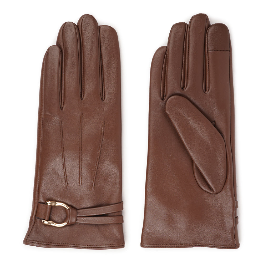 A refined leather glove finished with a sleek D-ring detail for a subtle statement of style. Soft, supple, and beautifully tailored, GUGNO brings a touch of edge to a classic silhouette — perfect for adding polish to any cold-weather look.

Touchscreen-compatible, so you can use your smartphone without ever taking them off.
