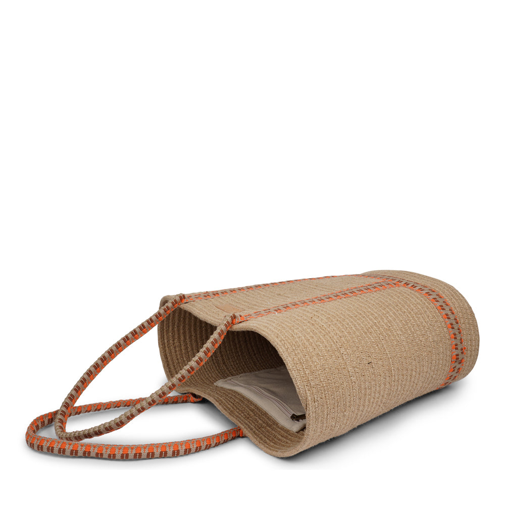 Lovelies - Woven Rope Carryall Bag

This chic and practical carryall seamlessly blends natural materials with a bold pop of pattern. Crafted from sturdy rope in a warm neutral tone, it features vibrant, eye-catching woven webbing straps that enhance both its style and structure. Lightweight yet spacious, this bag is perfect for beach days, market visits, or simply carrying your everyday essentials in style.