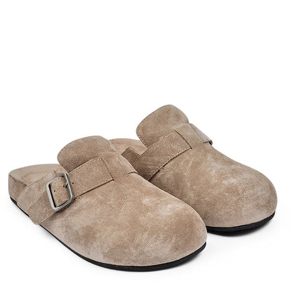 Lovelies Studio - The Kamakura Mules are built upon a sturdy rubber sole that ensures longevity and excellent grip. But what truly sets these mules apart is the suede-covered, soft midsole made of high-quality PU. This feature guarantees not only exceptional cushioning but also a perfect fit that molds to your unique foot shape.