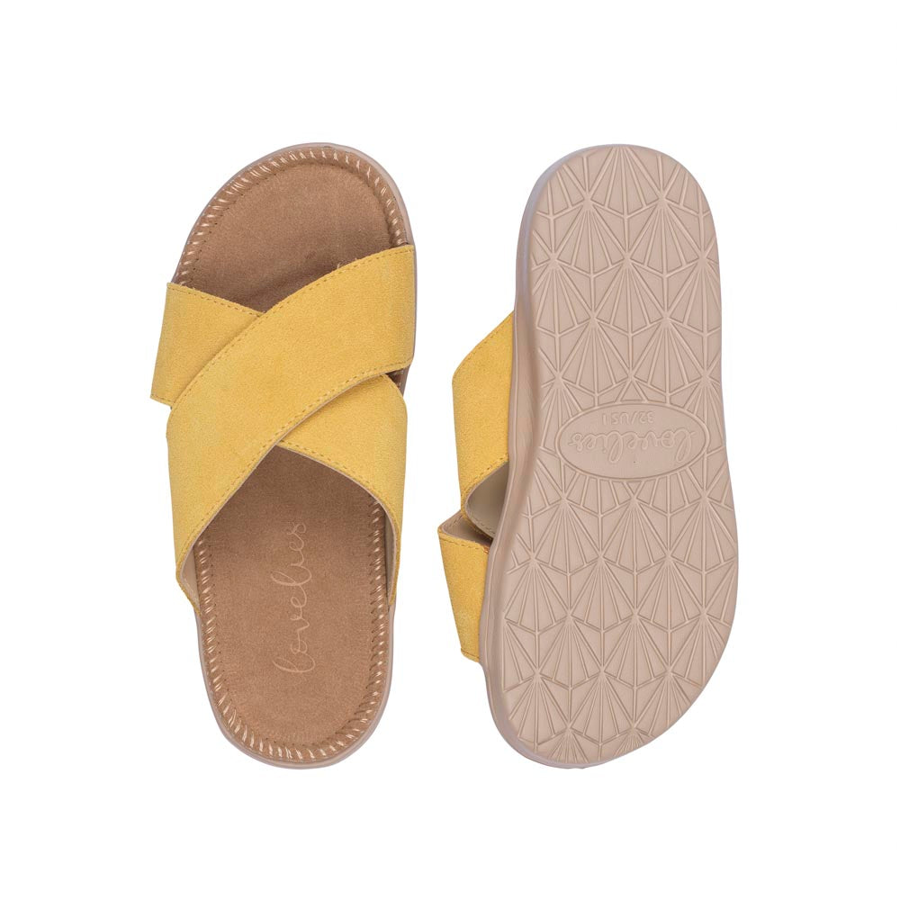 Sandals with straps of soft suede. The comfortable inner sole in covered with suede Outsole / Insole : EVA  Rubber  Footbed: Suede (100% cow leather) Lining: 100% cow leather Upper: Suede (100% cow leather) LWG Environmental GOLD RATED Certification