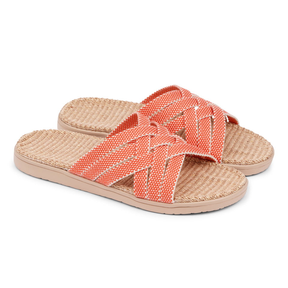Lovelies Studio - Discover the captivating Matara sandal, named after the enchanting beach of Sri Lanka.  This sumptuous sandal is composed of luxuriantly soft and resilient gum rubber, with a natural jute innersole. The closely woven cotton straps infuse a delicate and fanciful aesthetic, providing an effortless sophistication for any ensemble.  With its delicate and soft fabrics, you feel at ease and elegant at the same time.