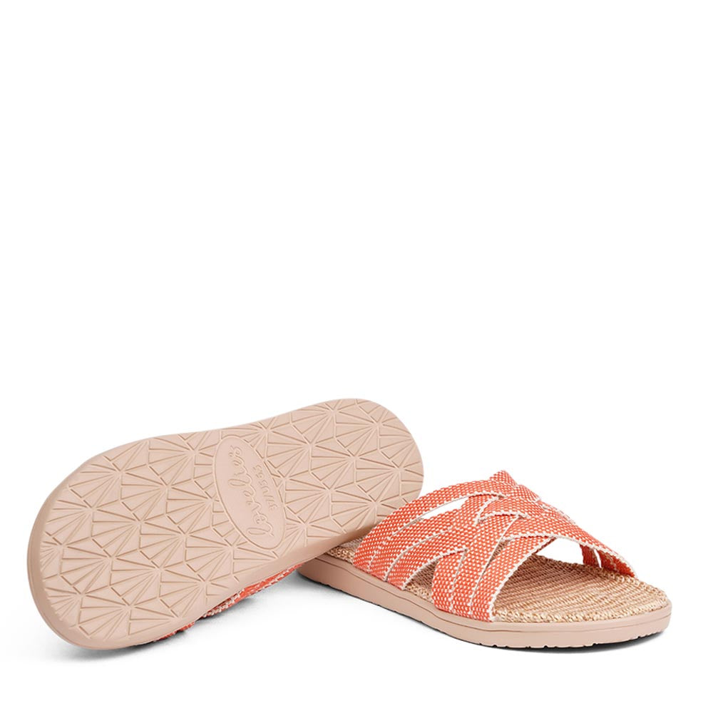 Lovelies Studio - Discover the captivating Matara sandal, named after the enchanting beach of Sri Lanka.  This sumptuous sandal is composed of luxuriantly soft and resilient gum rubber, with a natural jute innersole. The closely woven cotton straps infuse a delicate and fanciful aesthetic, providing an effortless sophistication for any ensemble.  With its delicate and soft fabrics, you feel at ease and elegant at the same time.