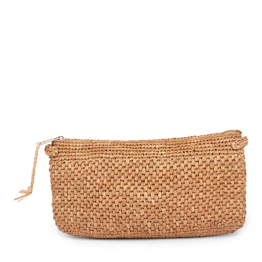 Lovelies Studio - Denmark - Meliso, the little charming clutch fashioned from luxurious raffia sourced from Madagascar.  Raffia, derived from the resilient leaves of the palm tree, is celebrated for its versatility and eco-conscious qualities, making it a sought-after material in the realm of fashion accessories.