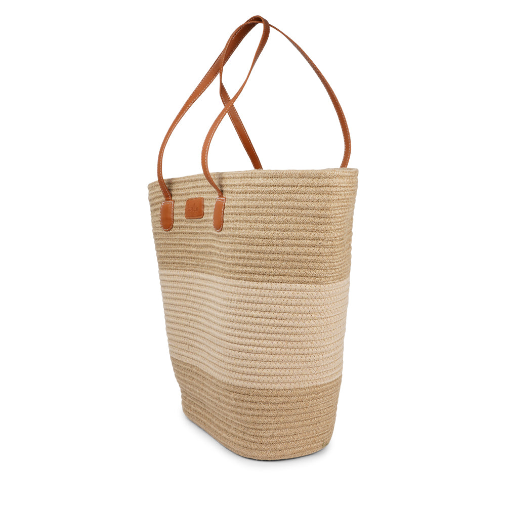 Lovelies Studio - Introducing the Simius jute rope bag, the perfect blend of sustainable style and practical design. This large tote bag features a secure zip closure to keep your belongings safe, while the long shoulder handles crafted from vegan leatheroffer both comfort and durability.
Whether you’re heading to the beach, shopping, or on your way to a casual outing, Simius is your go-to companion for every occasion. Spacious, stylish, and eco-friendly, it’s the perfect addition to any wardrobe.